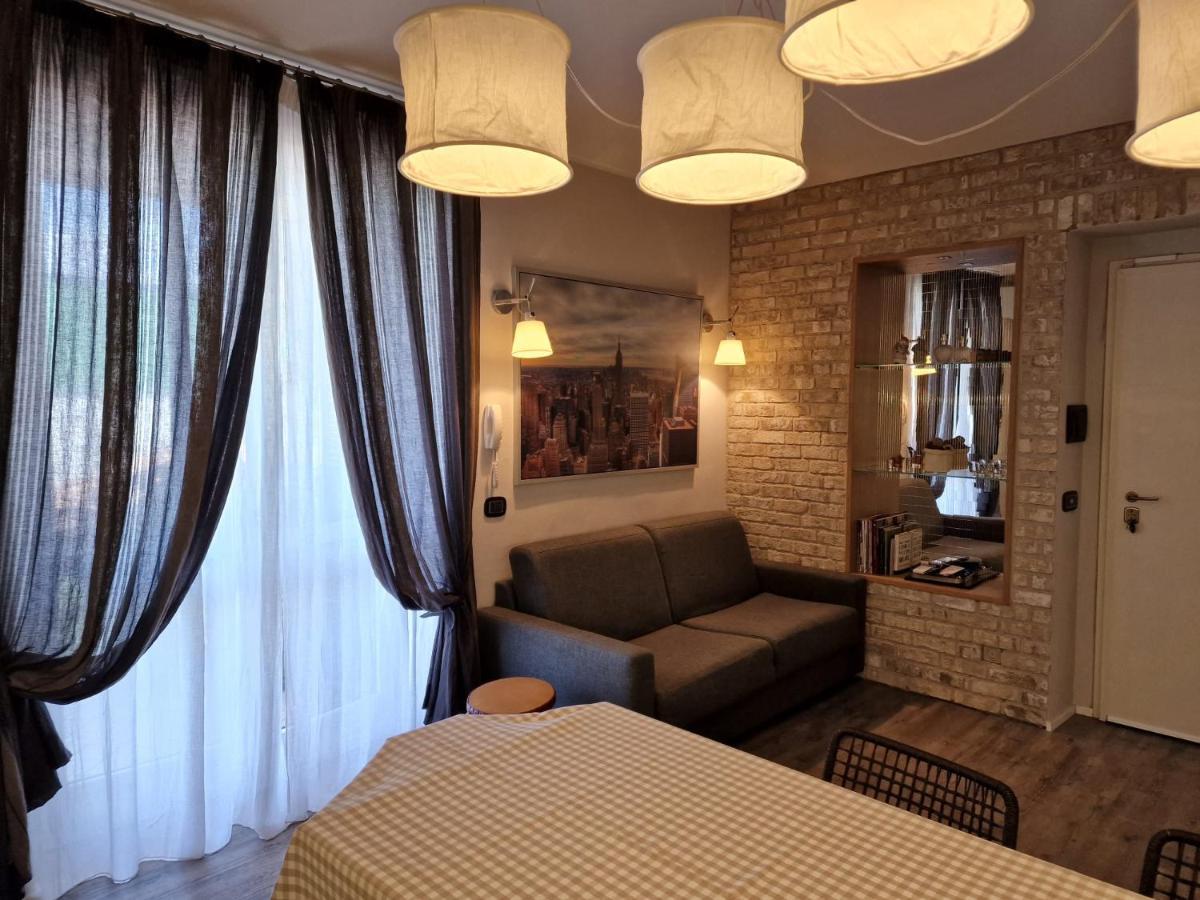 Desenzano Luxury Apartment Дезенцано-дель-Гарда Экстерьер фото