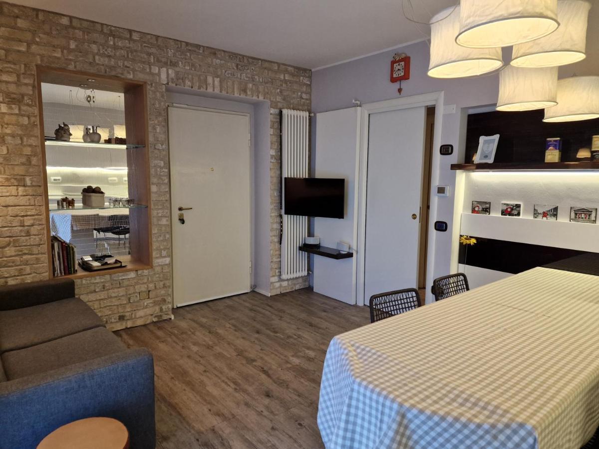 Desenzano Luxury Apartment Дезенцано-дель-Гарда Экстерьер фото