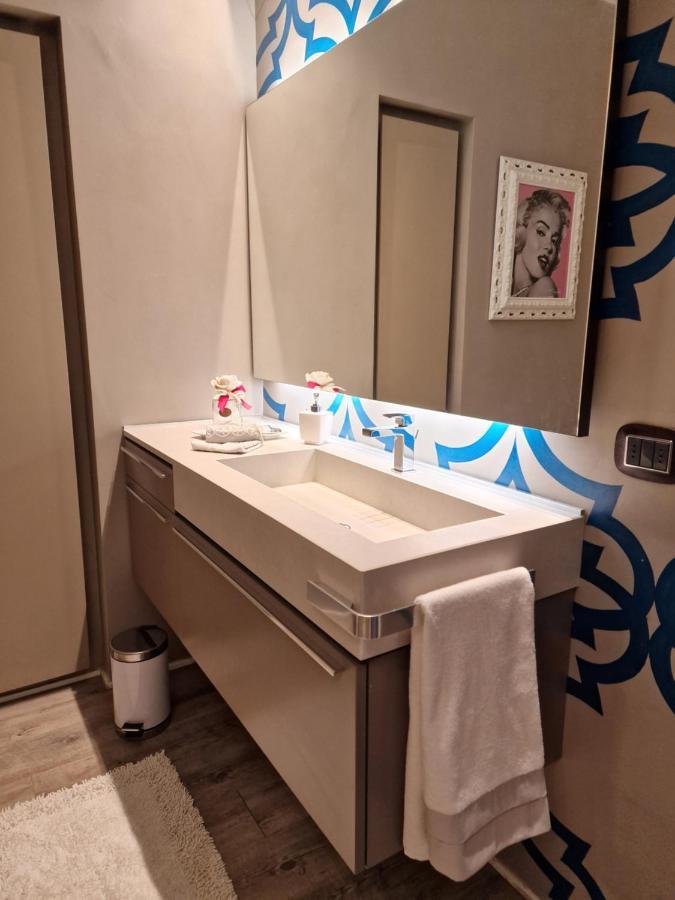 Desenzano Luxury Apartment Дезенцано-дель-Гарда Экстерьер фото