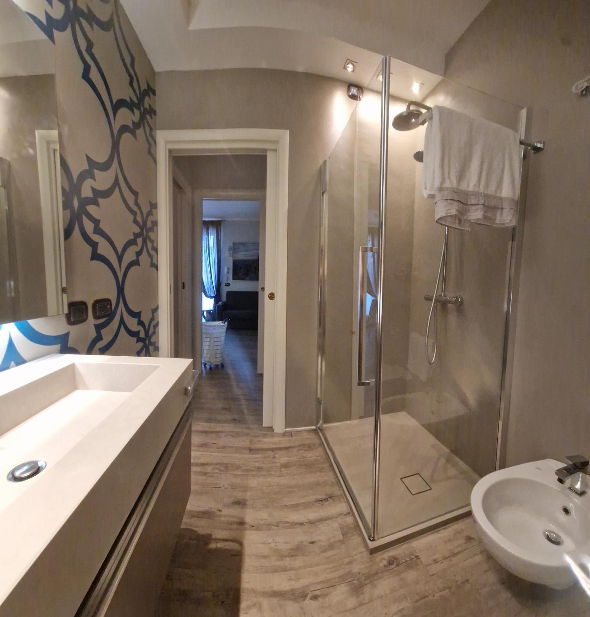 Desenzano Luxury Apartment Дезенцано-дель-Гарда Экстерьер фото