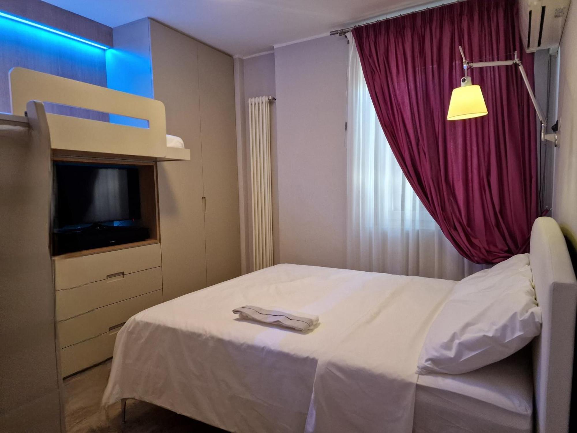 Desenzano Luxury Apartment Дезенцано-дель-Гарда Экстерьер фото